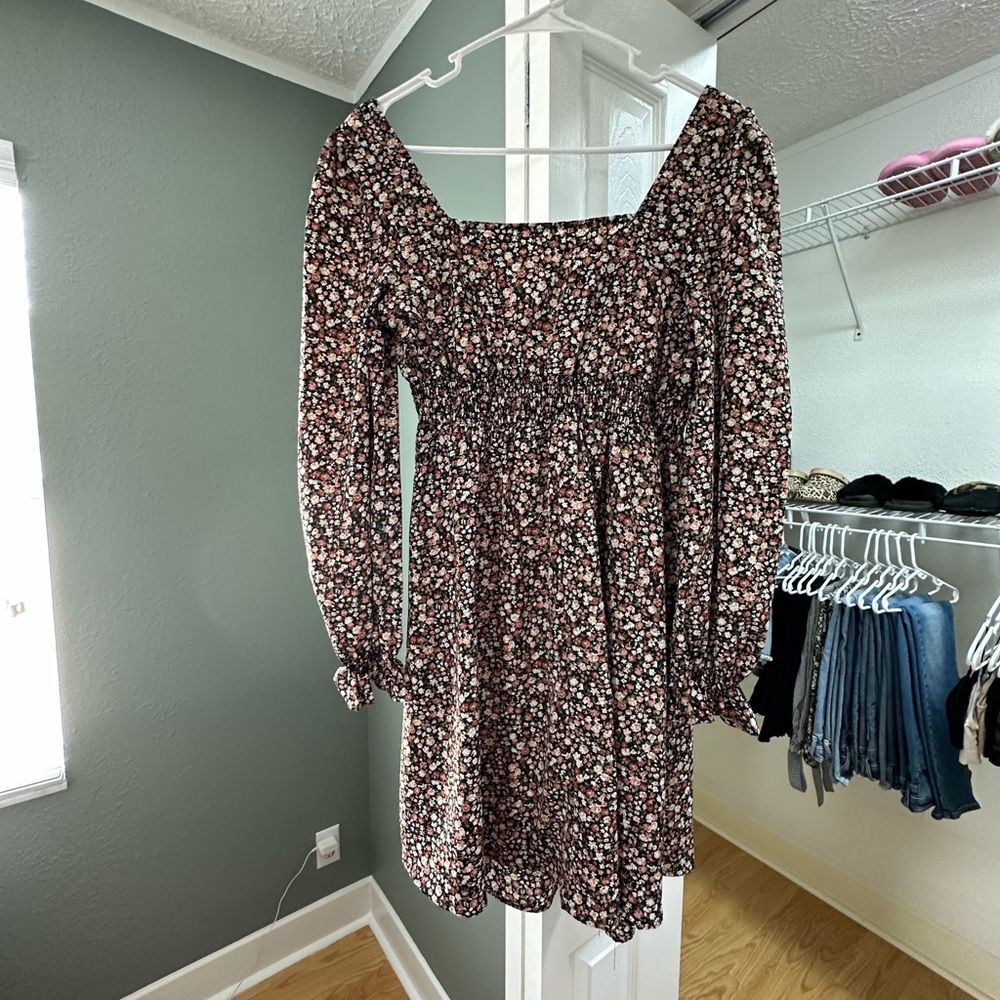 Dress - Picture 2 of 4